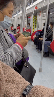 这就是女生爱走小碎步的原因？